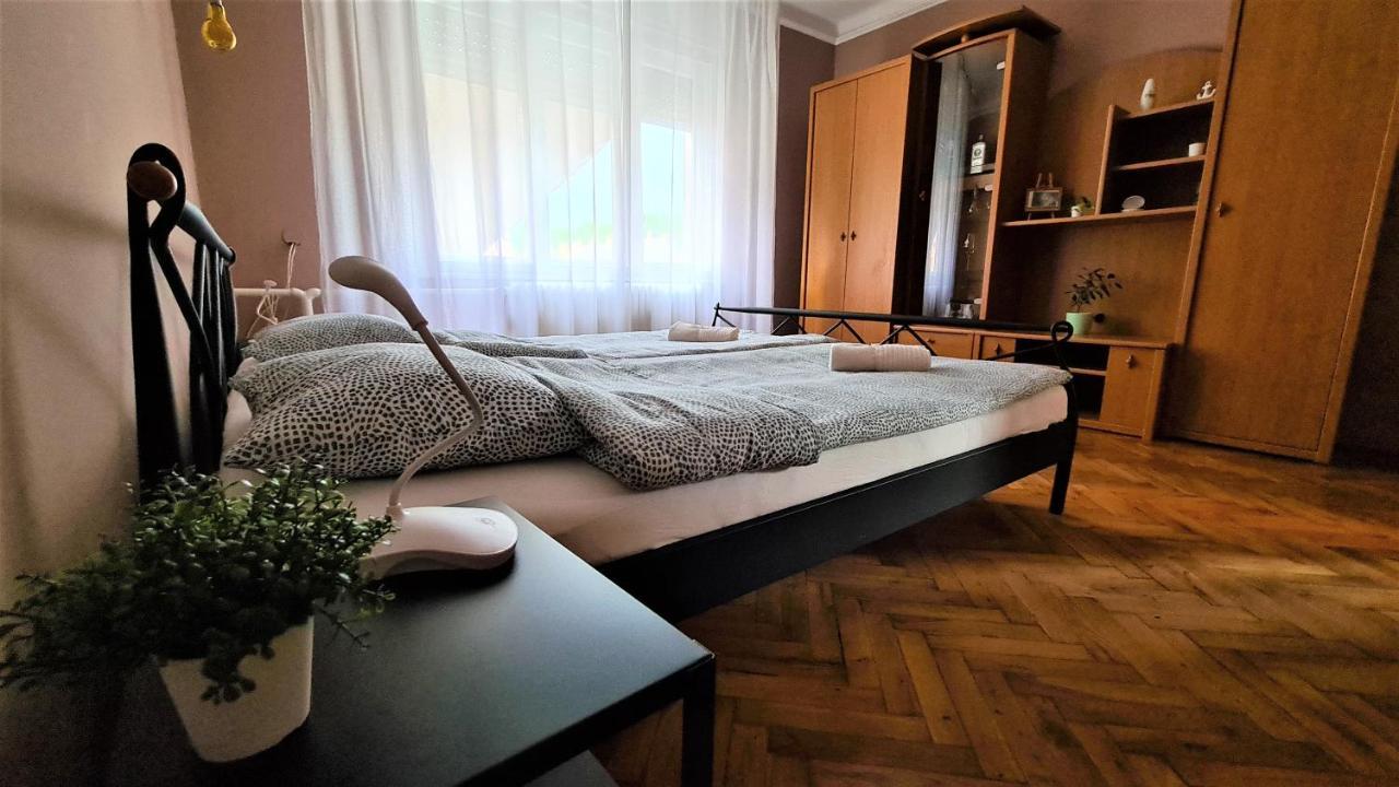 Vitorlas Apartman Sarvar Exterior photo
