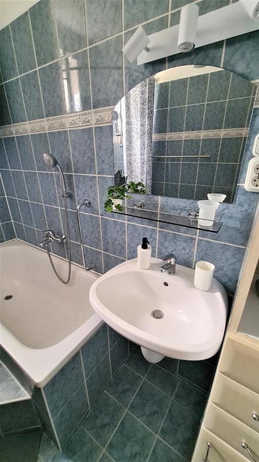 Vitorlas Apartman Sarvar Exterior photo
